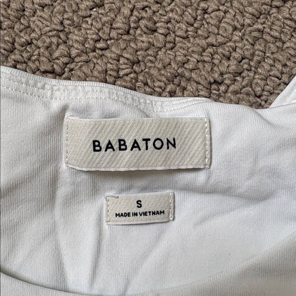 Aritzia contour Set of Black + White Sleeveless Tank Tops - Picture 7 of 9